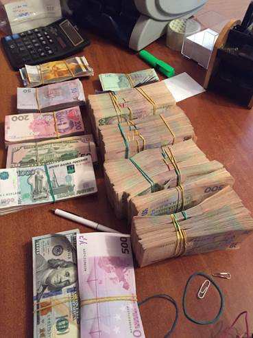 В Киеве силовики прикрыли подпольный обменник с оборотом в $4,5 млн