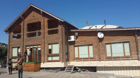 Активисты вскрыли элитный дом Кивалова у моря: фото