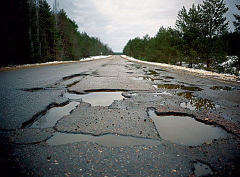 Около 700 миллионов гривен было выделено Кабмином на ремонт дорог