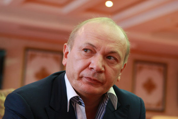 Банковая пыталась спасти от санкций скандального олигарха Иванющенко, - депутат
