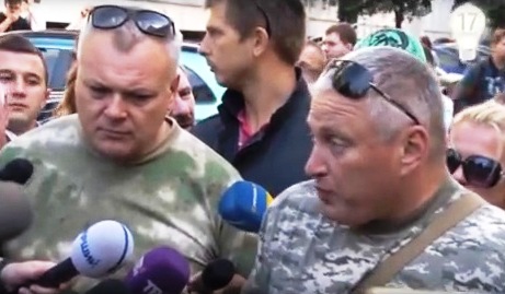 На Черкасчине произошел мордобой на сессии горсовета, мэру объявлен импичмент: видео