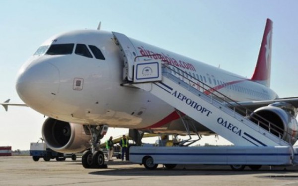 В Одесском аэропорту самолетам не доливают топливо