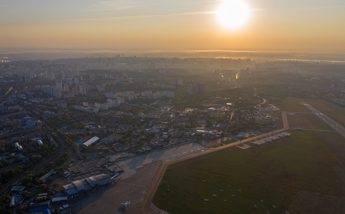 КГГА распорядилась реконструировать аэродром аэропорта Киев 