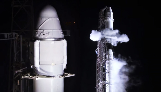 SpaceX запустила на орбиту космический грузовик Cargo Dragon (видео)