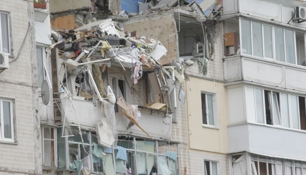 Взрыв на Позняках: жители дома не могут попасть в новые квартиры 