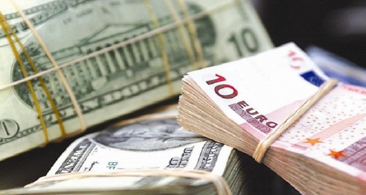 НБУ начал поставки наличной валюты в банки