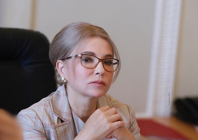 Тимошенко вимагає на РНБО ухвалити рішення про зниження втричі тарифів на газ