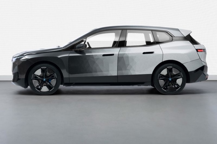 BMW показав концепт авто, яке змінює колір за натиском кнопки