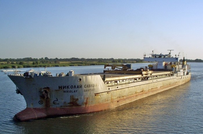 Звільнений радник Українського Дунайського пароплавства, ймовірно пійманий на хабарі, продовжує віддавати вказівки на підприємстві