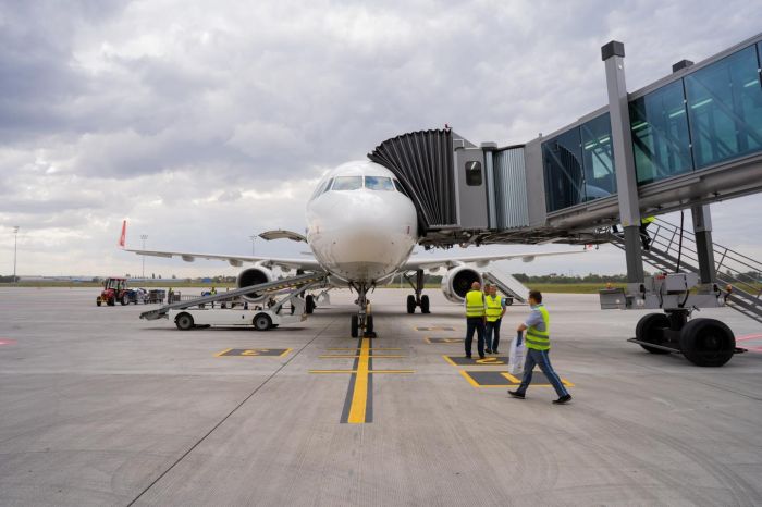 В одесском аэропорту заработал первый телетрап (фото) 0b59ed7f55bf871a0fef33d0987f8fe3_700_0_0.jpg