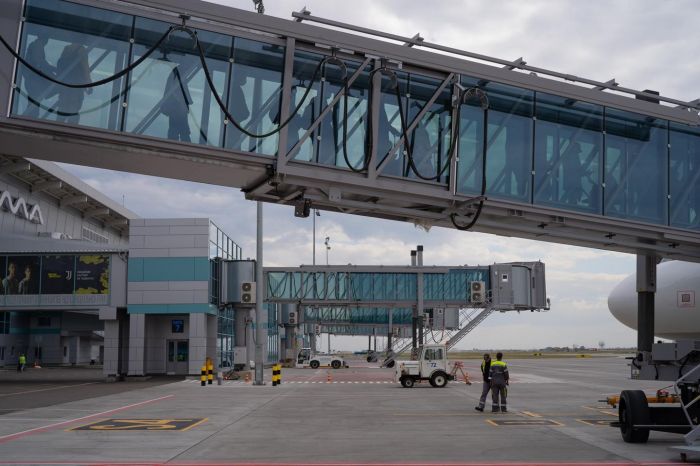 В одесском аэропорту заработал первый телетрап (фото) 9bff5381ac8a718d75c3f42dfc9bb2cf_700_0_0.jpg